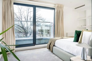 4 bedrooms, iron/ironing board, travel cot, WiFi - Deluxe and Peace in Primrose Hill (Greater London)