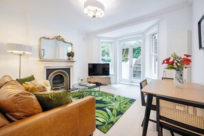 TV - Bloomsbury Gardened 2 bedFlat (Greater London)