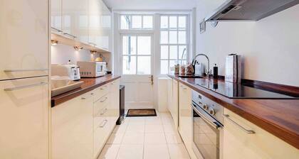 The Neighbour of Royal Opera House Flat