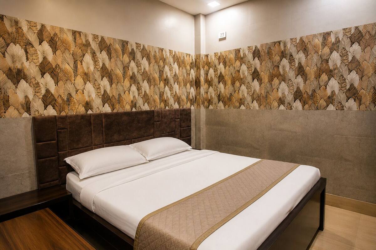 Habitación individual básica | Espacio para trabajar con un portátil, wifi gratis, ropa de cama