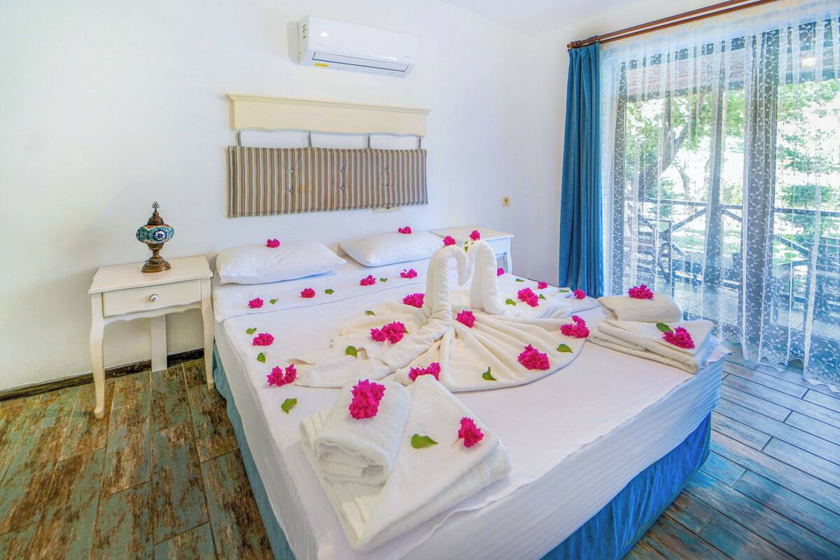 Deluxe Double Room, Balcony, Sea View | Free WiFi