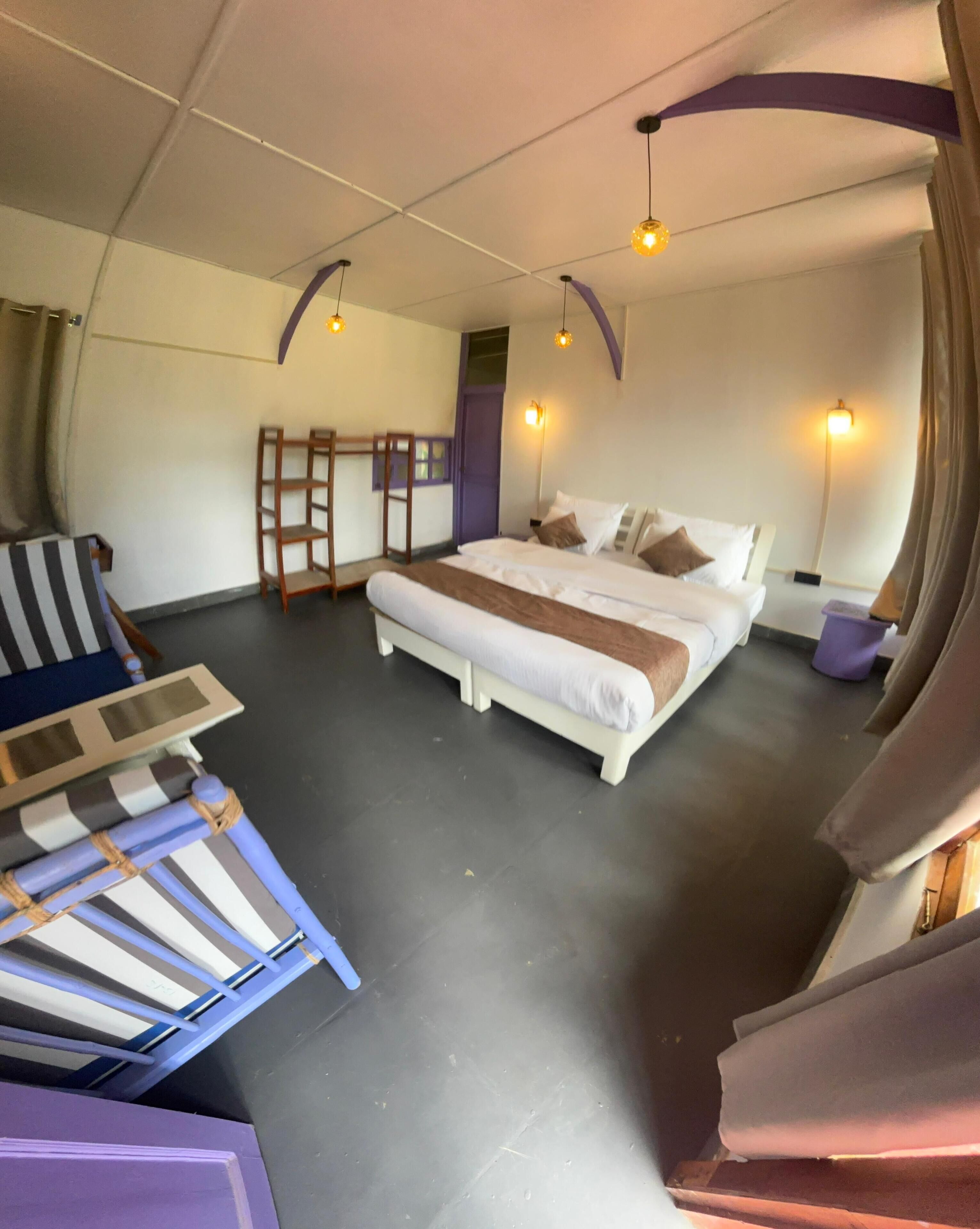 Free WiFi, bed sheets