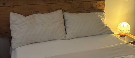 3 chambres, fer et planche Ă repasser, accĂšs Ă Internet, literie fournie