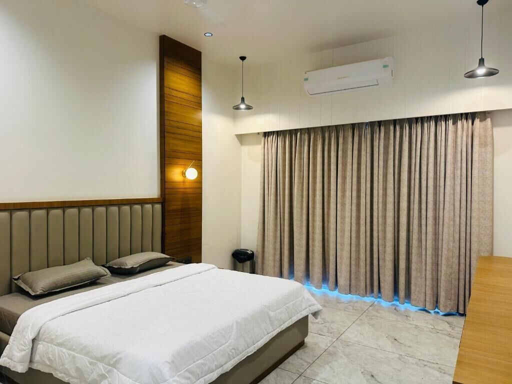In-room safe, free WiFi