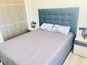Apartment | 2 bedrooms, soundproofing, iron/ironing board - Holiday Apartment in Orihuela Costa (Orihuela)