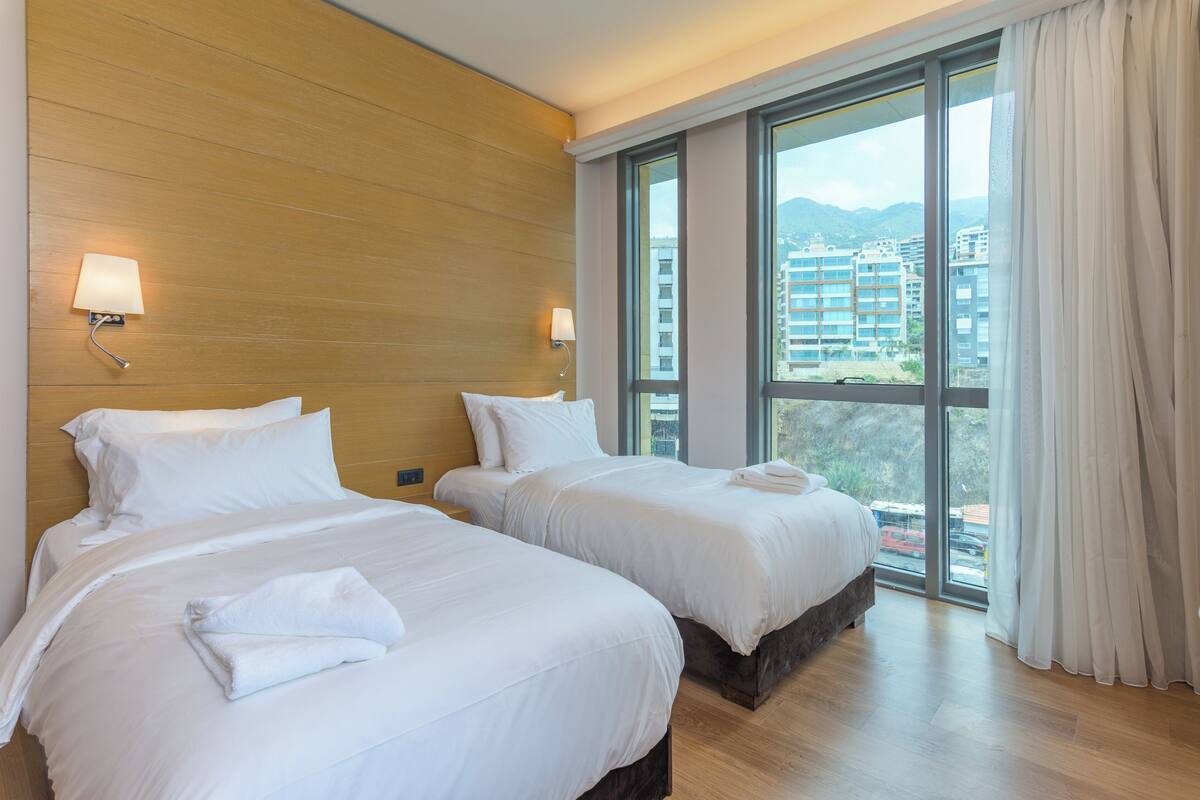 Studio, 2 Tempat Tidur Twin, dapur kecil, pemandangan gunung | Didekorasi berbeda-beda dan dilengkapi dengan perabotan berbeda-beda