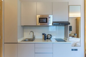 Studio, 2 giường đơn, bếp nhỏ, quang cảnh núi | Bếp nhỏ riêng | Tủ lạnh nhỏ, lò vi sóng, bếp nấu, dụng cụ pha espresso