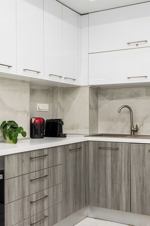 Lägenhet - balkong - utsikt mot staden | Eget kök | Espressobryggare, vattenkokare och brödrost