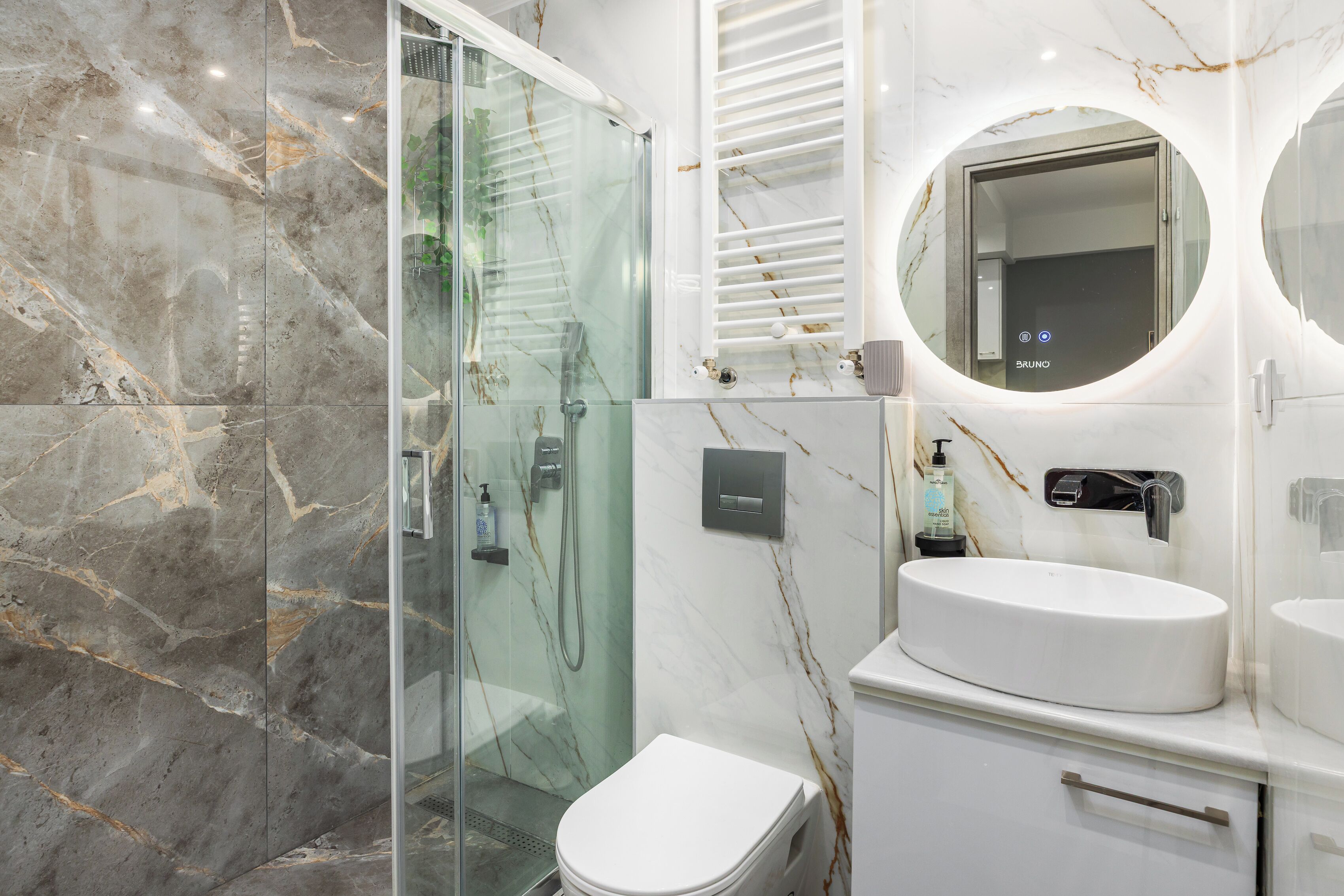 Apartment, Balcony, City View | Bathroom