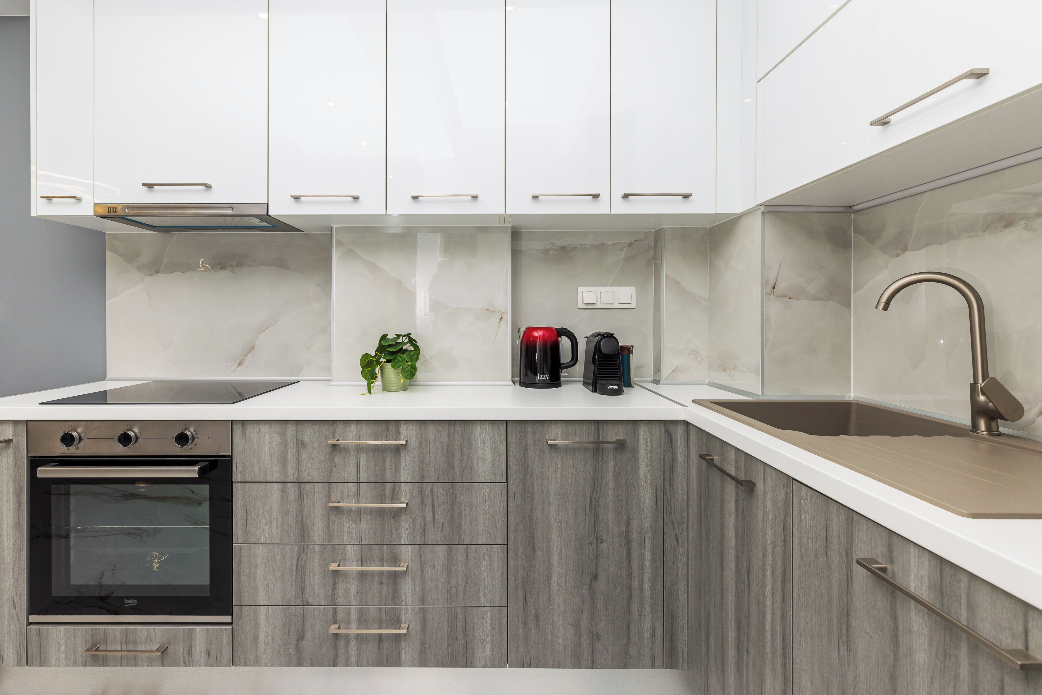 Cafetera expreso, tetera/pava eléctrica, tostadora