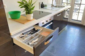 Mikrobølgeovn, ovn og kokeplater