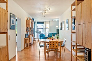 Dining - Apartment 'Beim Wels' with Lake View, Private Terrace and Wi-Fi (Bad Zwischenahn)