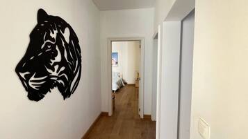 2 slaapkamers, reisbedje, wifi, beddengoed