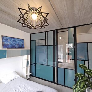 3 bedrooms, travel cot, WiFi, bed sheets - Rooftop design loft - hypercentre (Liège)