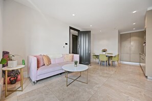 Living area - Brampton Grove Cozy Apartment - London (London)