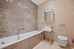Douche, serviettes fournies
