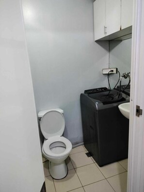Διαμέρισμα (Condo), 1 Υπνοδωμάτιο, Ιδιωτική Πισίνα, Θέα στην Πόλη | Μπάνιο