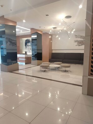 Lobby - Cozy City View Condo in Quezon City - Your Home Away From Home (Quezon City)