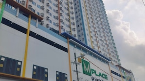 Condo, 1 Bedroom, Private Pool, City View | Exterior - Modern Condo in Quezon City With Private Pool and City Views (Quezon City)