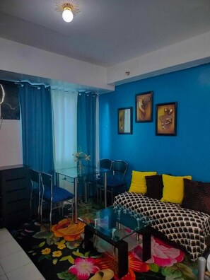 Condo, 1 Bedroom, Private Pool, City View | Living room - Modern Condo in Quezon City With Private Pool and City Views (Quezon City)