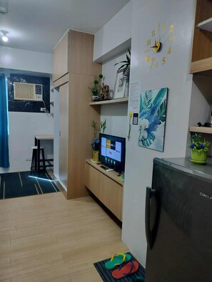 Condo, 1 Bedroom, Private Pool, City View | Interior