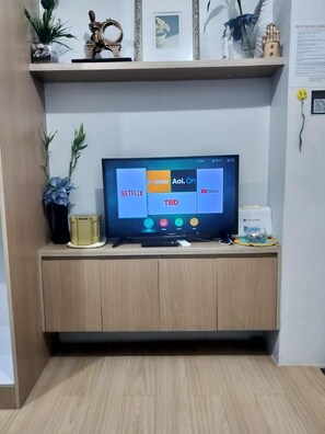 Condo, 1 Bedroom, Private Pool, City View | Bahagian dalam