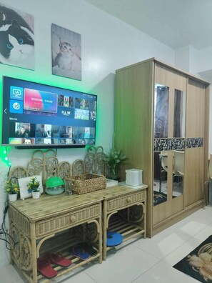 Condo, 1 Bedroom, Private Pool, City View | Interior - Luxurious Condo in Quezon City With Private Pool and City Views (Quezon City)