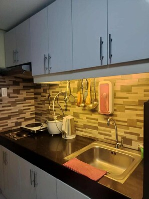 Condo, 1 Bedroom, Private Pool, Pool View | Private kitchen