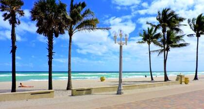 2/2 Beach View Cottage for 6-Community Heated Pool