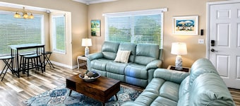 2/2 Beach View Cottage for 6-Community Heated Pool