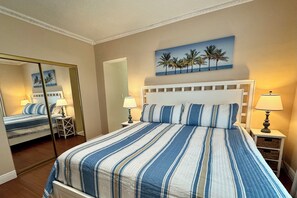 2 habitaciones, tabla de planchar con plancha y cuna de viaje