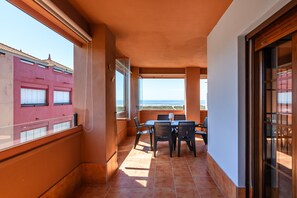 Apartment | Dining - Beach Apartment in Andalusia (Ayamonte)