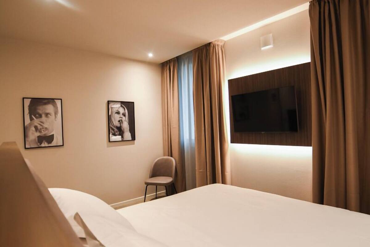Superior Room | In-room safe, blackout drapes, soundproofing, free WiFi