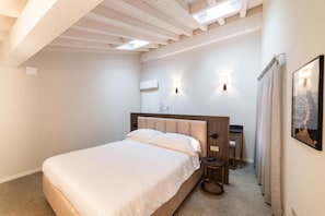 Zimmersafe, VerdunkelungsvorhÀnge, schallisolierte Zimmer