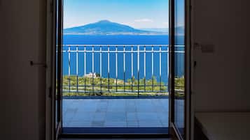 Panorama driepersoonskamer, uitzicht op zee | Gratis wifi