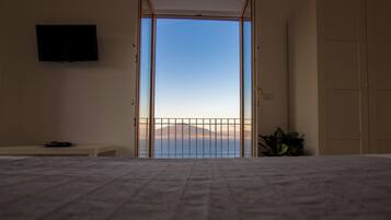 Panorama driepersoonskamer, uitzicht op zee | Uitzicht op het water