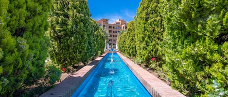 LĂ€genhet | Pool | Utomhuspool