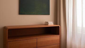 Apartment Ground Floor | Individually decorated, individually furnished, free WiFi, bed sheets