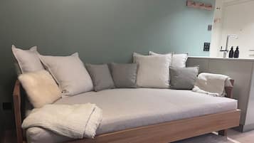 Apartment Middle Floor | Living area | Heated floors