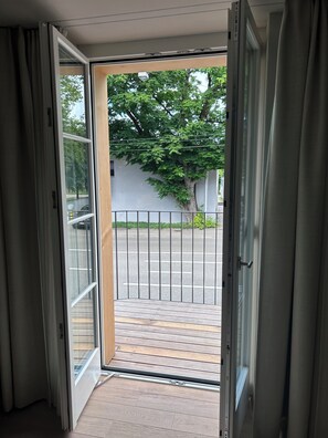 Apartment Middle Floor | Pemandangan dari kamar