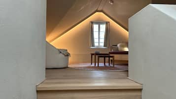 Apartment Top Floor | Pemandangan dari kamar