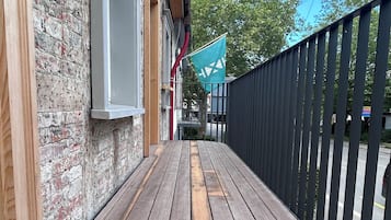 Apartment Middle Floor | Balcony