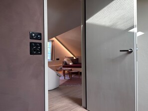 Apartment Top Floor | Individually decorated, individually furnished, free WiFi, bed sheets