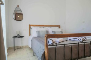5 bedrooms, internet, bed sheets