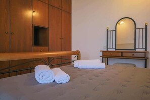 5 bedrooms, Internet, bed sheets