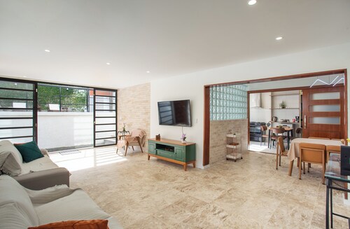 Spacious home with views of Christ the Redeemer