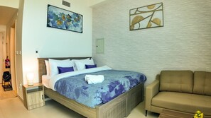 Iron/ironing board, WiFi, bed sheets