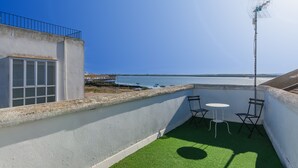 Apartment | Outdoor dining - Riverside Ayamonte Apartment for 2 (Ayamonte)