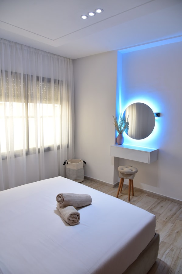 2 bedrooms, iron/ironing board, Internet, bed sheets