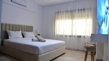 2 bedrooms, iron/ironing board, internet, bed sheets